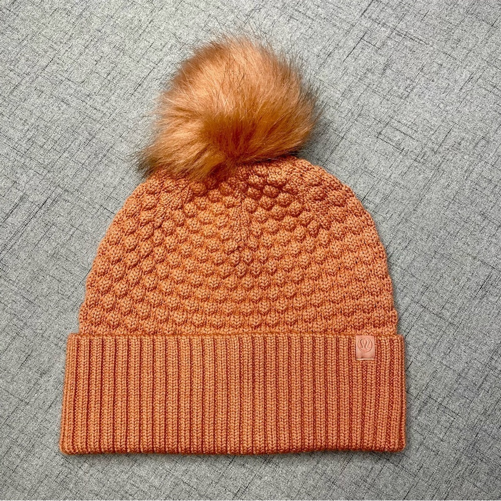Lululemon Bubble Knit Beanie Hat Pom Pom Fur Winter Hat Pink Savannnah Nwt